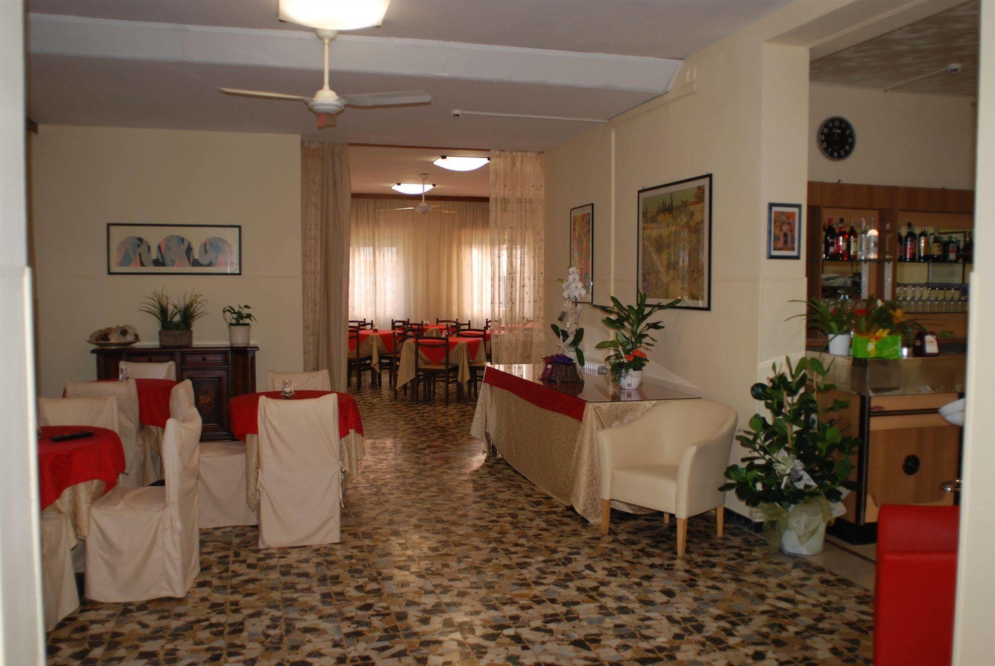Hotel Zaghini Rímini Exterior foto