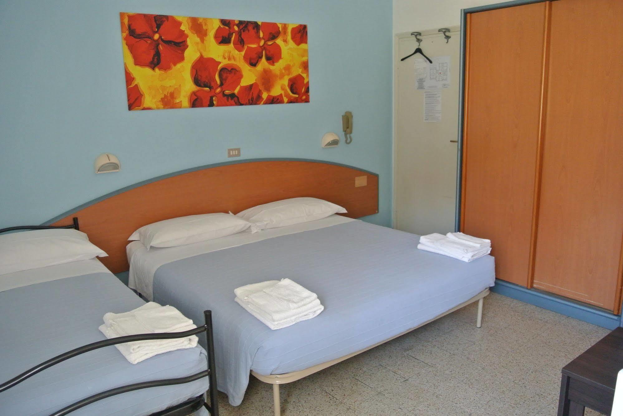 Hotel Zaghini Rímini Exterior foto